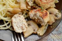 Куриные фрикадельки в грибном соусе (на сковороде)