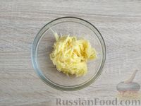Тост с плавленым сыром, драником и яйцом пашот