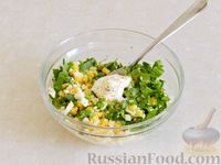 Салат с кукурузой, яйцами и черемшой